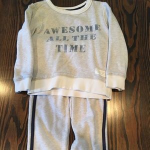 Carter size 5 sweatsuit.